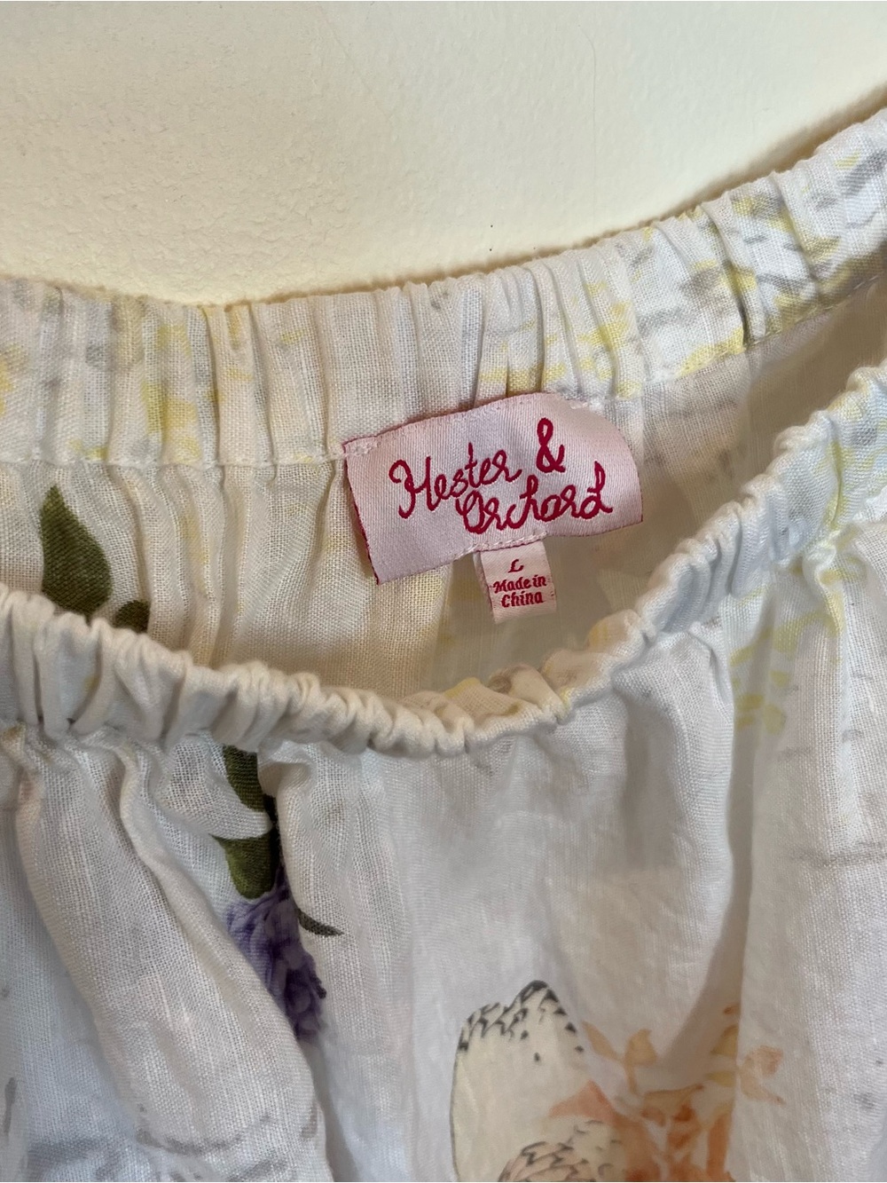 HESTER & ORCHARD LINEN BLEND Top Bishop Sleeve Butterfly Watercolor Large Ruffle - Picture 3 of 6